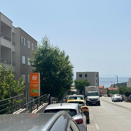 Apartment Lucija - Cozy Flat In The City Center With A Sea View & Parking マカルスカ エクステリア 写真