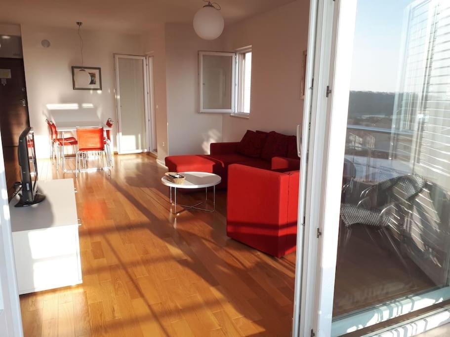 Apartment Lucija - Cozy Flat In The City Center With A Sea View & Parking マカルスカ エクステリア 写真