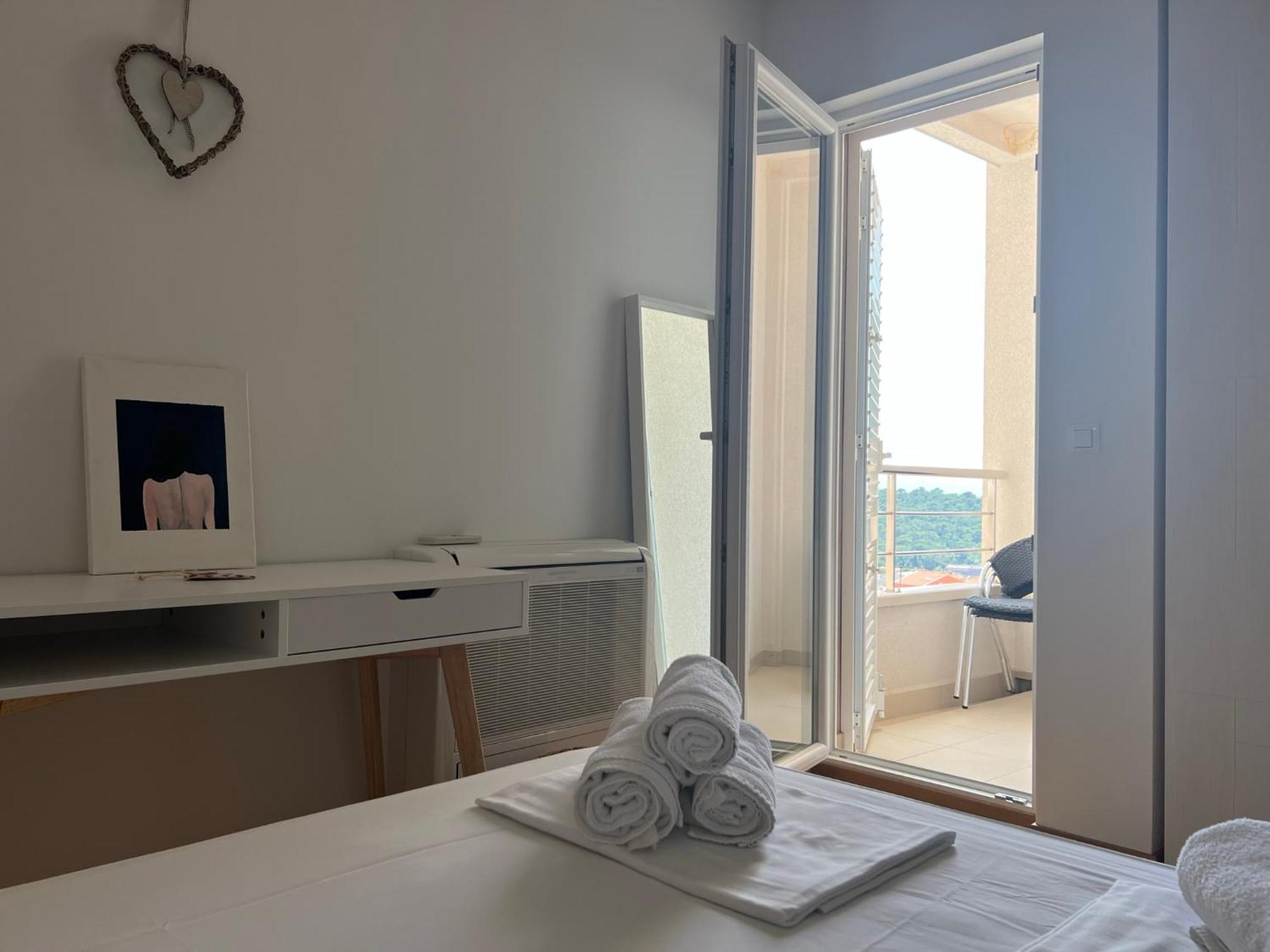 Apartment Lucija - Cozy Flat In The City Center With A Sea View & Parking マカルスカ エクステリア 写真